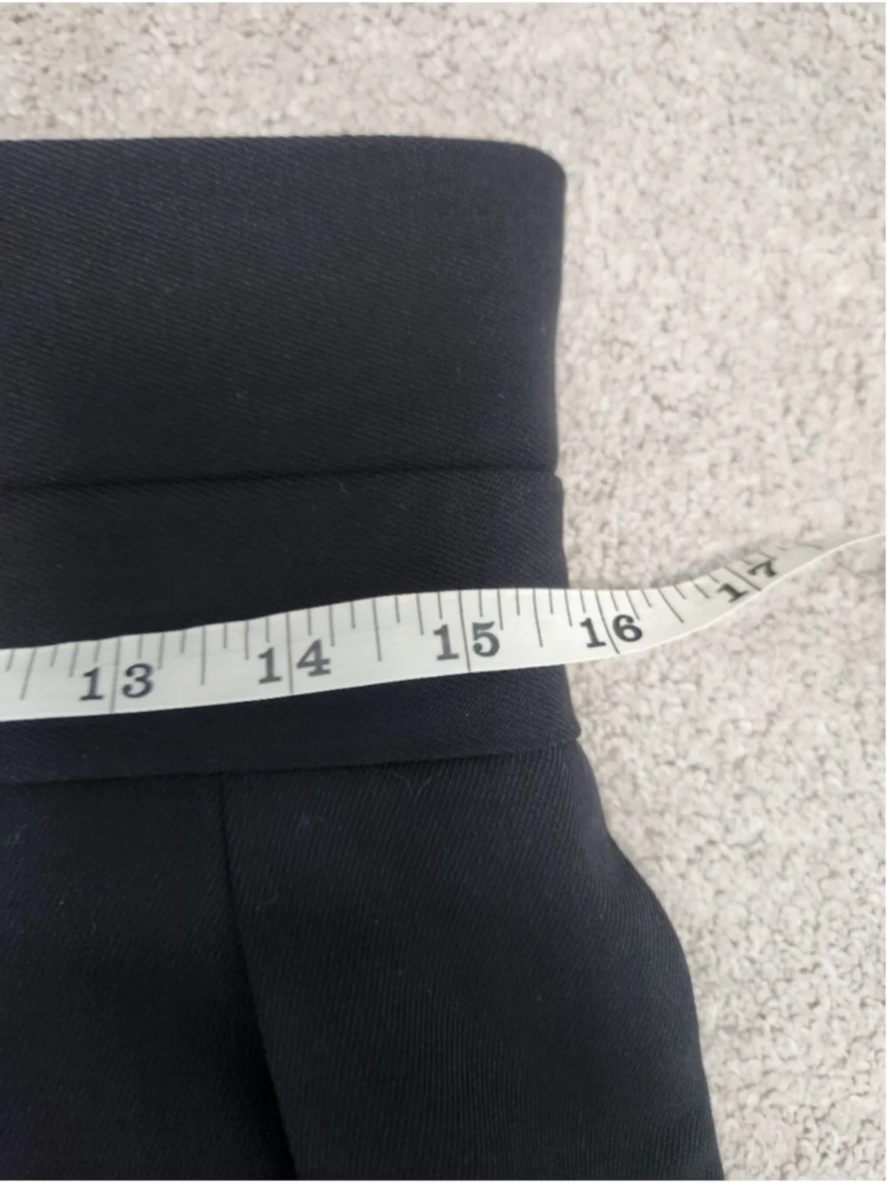 Aritzia Babaton Black Shorts Wool Pleated High Waisted Sz 8 Dark Academia Preppy